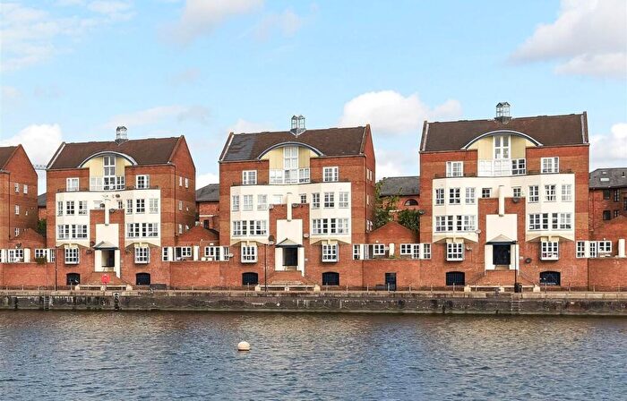 2 Bedroom Apartment To Rent In Finland Street, Surrey Quays, SE16