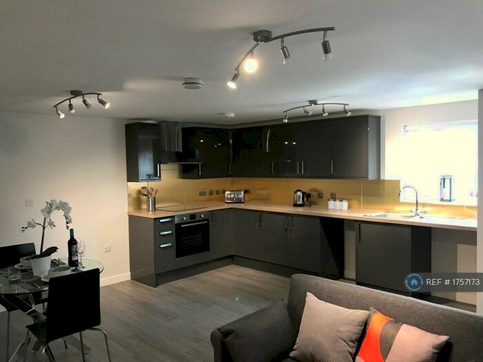 1 Bedroom Semi-Detached House To Rent In First Avenue, Chelmsford, CM1