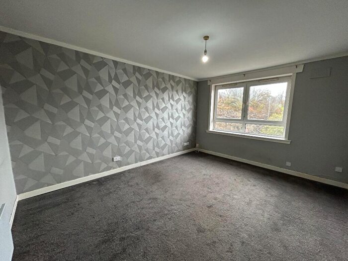 2 Bedroom Flat To Rent In Cathcart Buildings, Inverclyde, Greenock, PA15