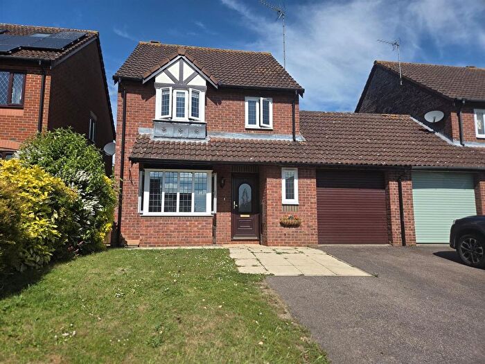3 Bedroom Semi-Detached House To Rent In Oak End, Buntingford, SG9