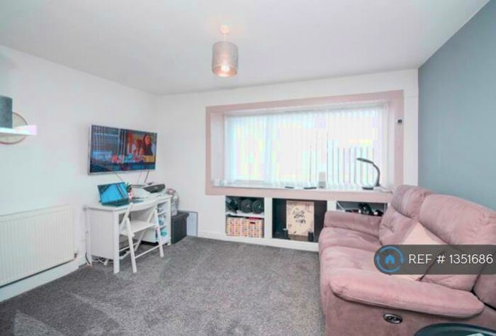 1 Bedroom Flat To Rent In Alma Place, Crieff, PH7