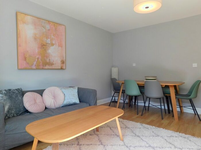 2 Bedroom Flat To Rent In Hermand Street, Edinburgh, EH11