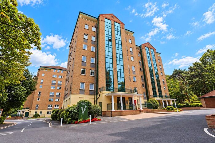 3 Bedroom Flat For Sale In Manor Road, Keverstone Court, BH1