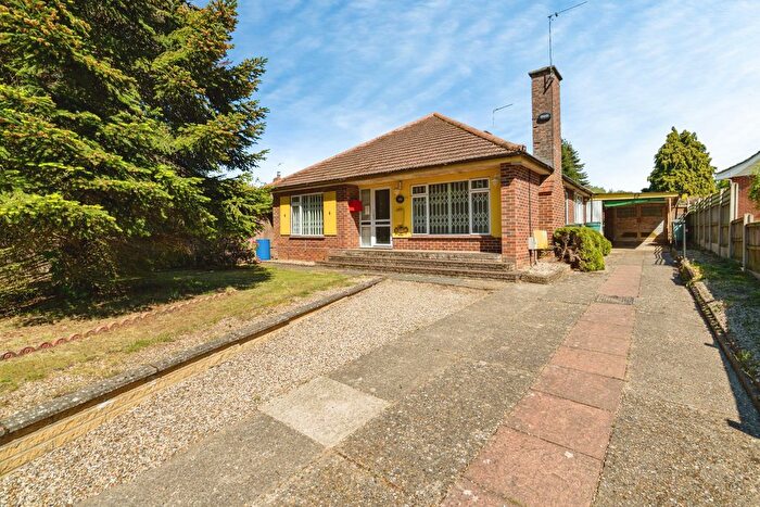2 Bedroom Bungalow For Sale In Bawburgh Lane, Norwich, NR5