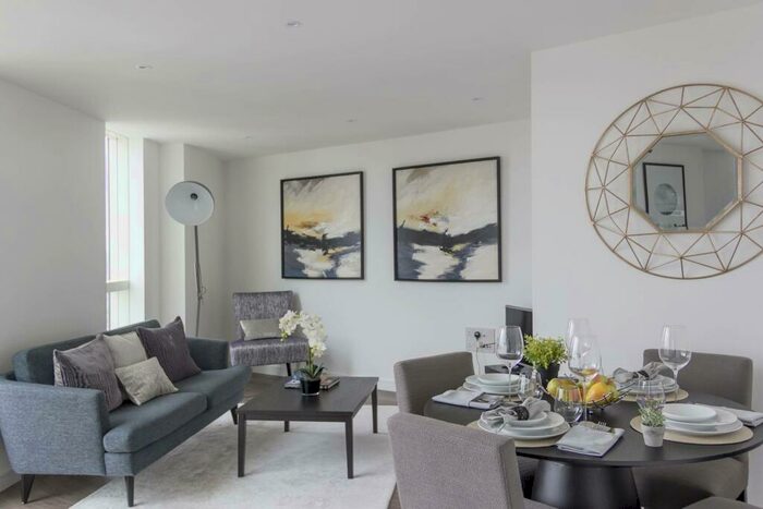 2 Bedroom Flat To Rent In Saffron Central Square, East Croydon, Croydon, CR0