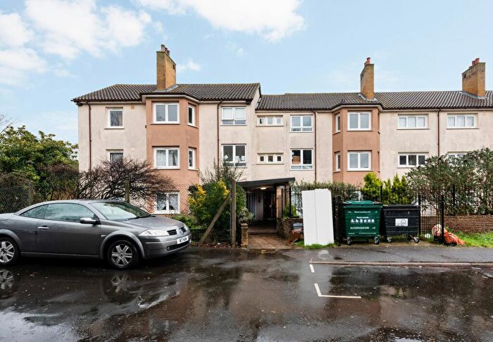 2 Bedroom Flat To Rent In Amber Avenue Walthamstow London, E17