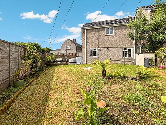 2 Bedroom Semi-Detached House For Sale In Gweal Darras Estate, Mabe Burnthouse, Penryn, TR10