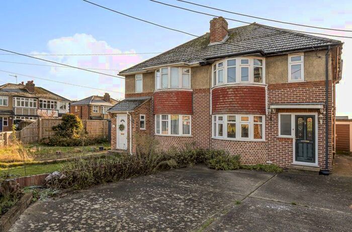 3 Bedroom Semi-Detached House To Rent In Drake Avenue, Didcot, OX11