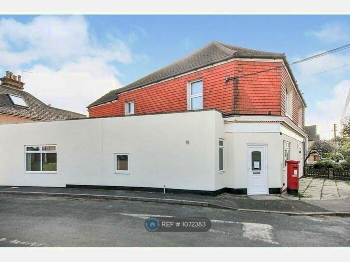 2 Bedroom Flat To Rent In Cray Road, Crockenhill, Swanley, BR8