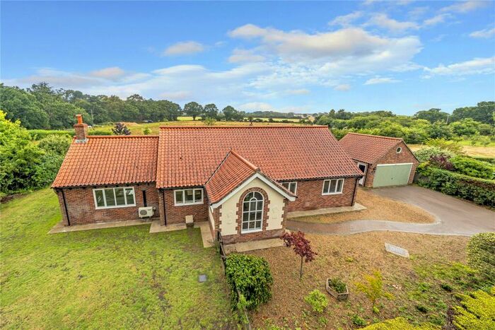 3 Bedroom Bungalow For Sale In Studio Close, Westleton, Saxmundham, Suffolk, IP17