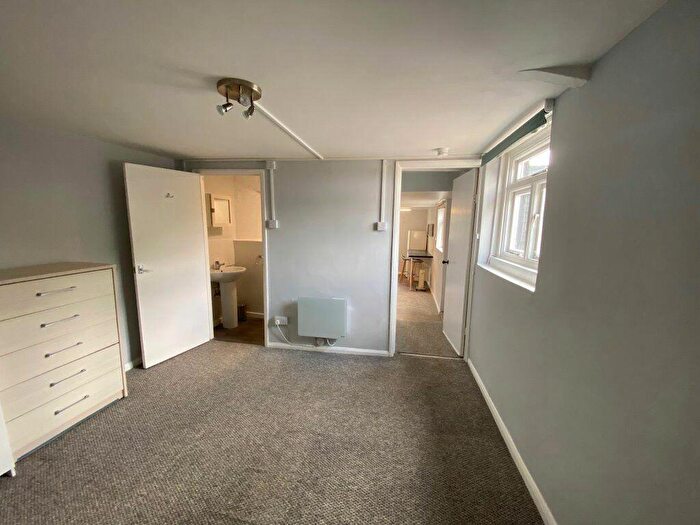 1 Bedroom House To Rent In Welwyn Equestrian Centre, Arnolds Farm, Pottersheath Road, AL6