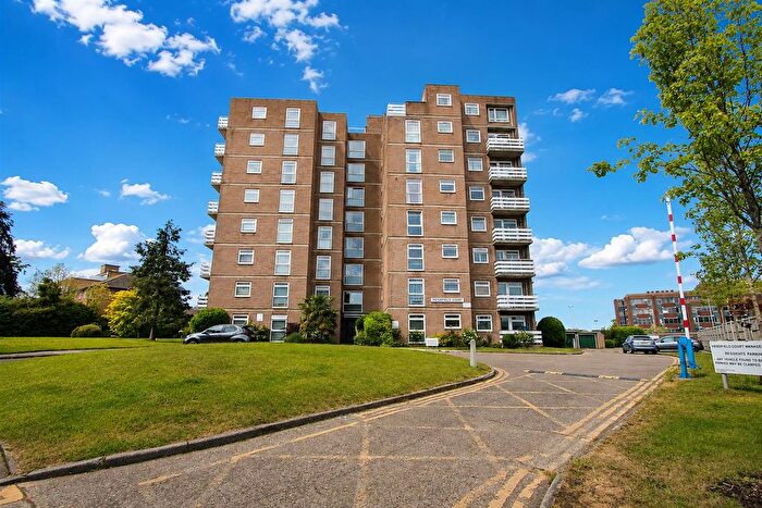 2 Bedroom Flat For Sale In Hendfield Court, Beddington Gardens, Wallington, SM6