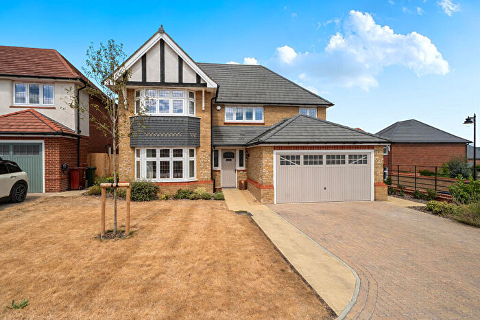 4 Bedroom Detached House For Sale In Adames Field, Chichester, PO19