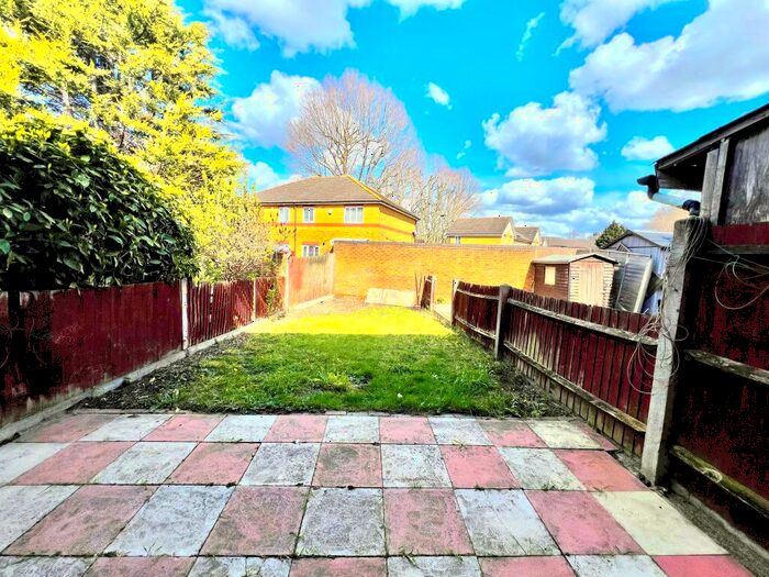 2 Bedroom Flat To Rent In Streimer Road, Stratford, E15