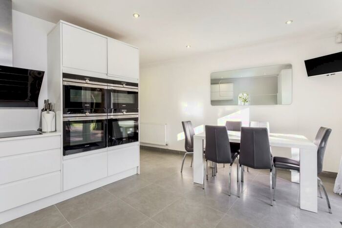 5 Bedroom Detached House To Rent In Gowrie Place Caterham, CR3