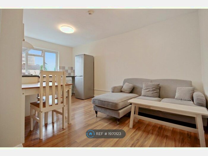 2 Bedroom Flat To Rent In Claremont Close, London, E16