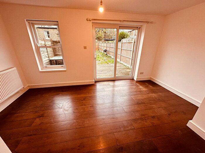 1 Bedroom Flat To Rent In Mulkern Road, London, N19