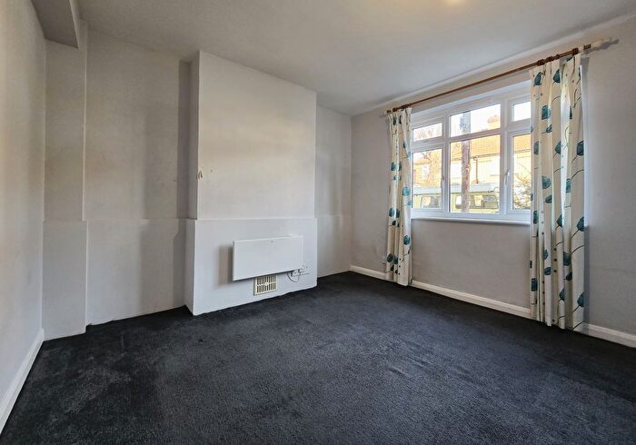 3 Bedroom Terraced House To Rent In Tolworth Road, Surbiton, KT6