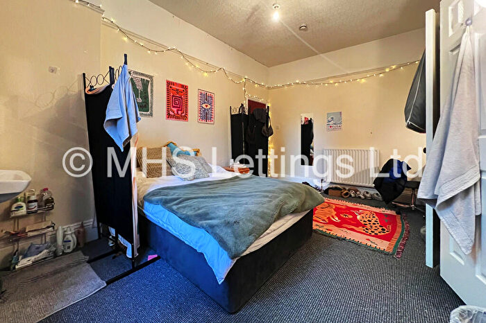 8 Bedroom Terraced House To Rent In Regent Park Terrace, Leeds, LS6