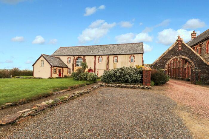 3 Bedroom Apartment For Sale In Higher Clovelly, Bideford, Devon, EX39