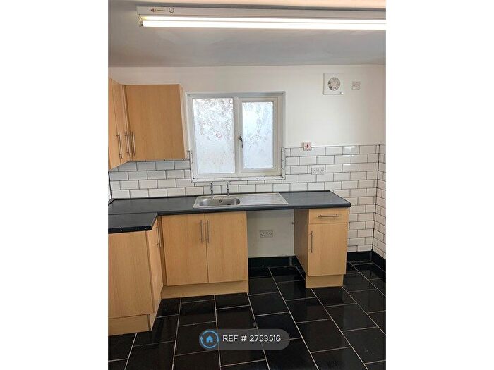 3 Bedroom Flat To Rent In Bridge Street, Ebbw-Vale, NP23