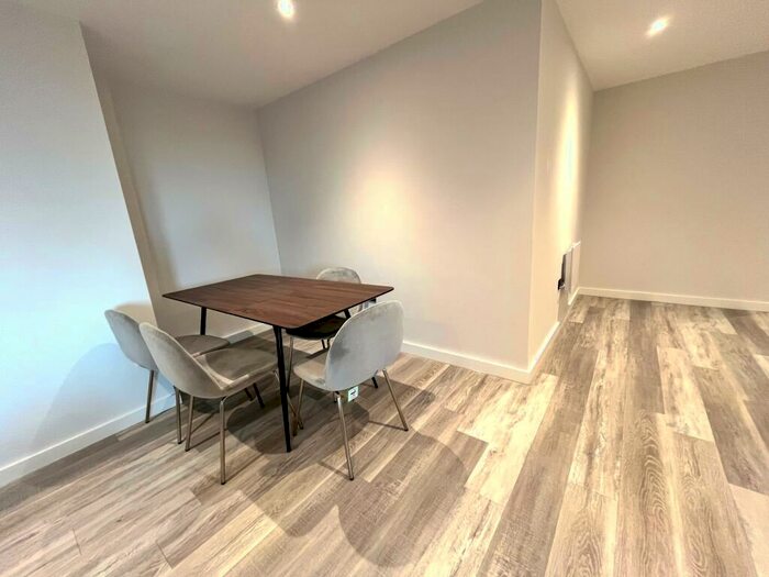 2 Bedroom Apartment To Rent In Apex Lofts, B12