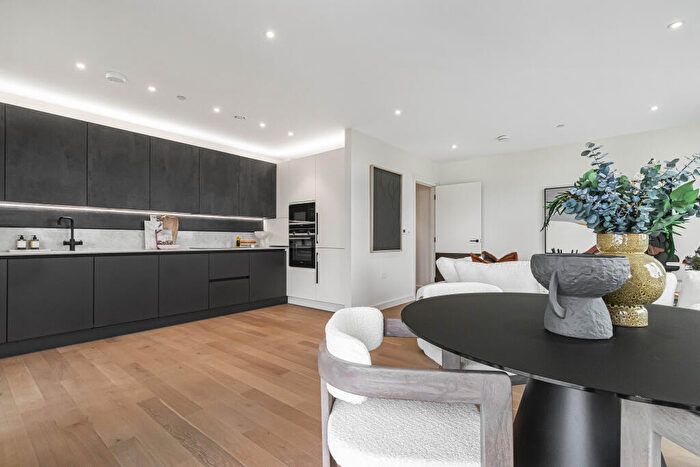 2 Bedroom Apartment For Sale In The Heights, West Hampstead, NW6