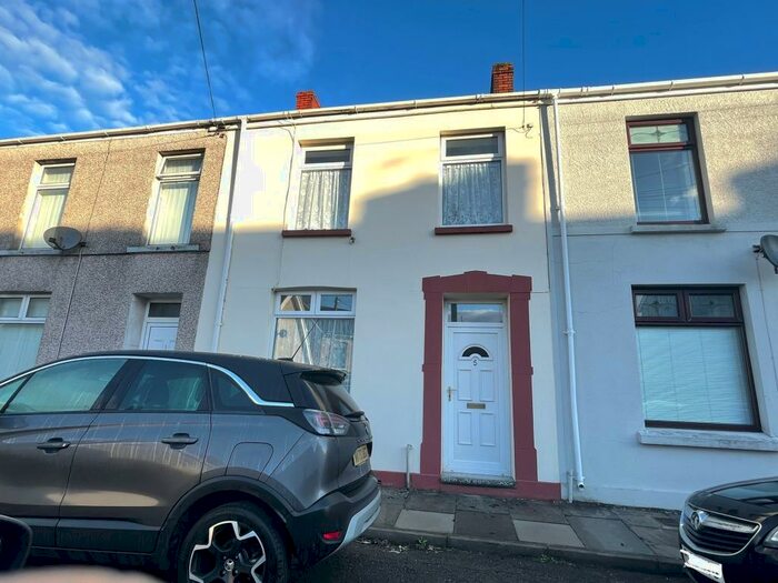 3 Bedroom House To Rent In Als Street, Llanelli, SA15
