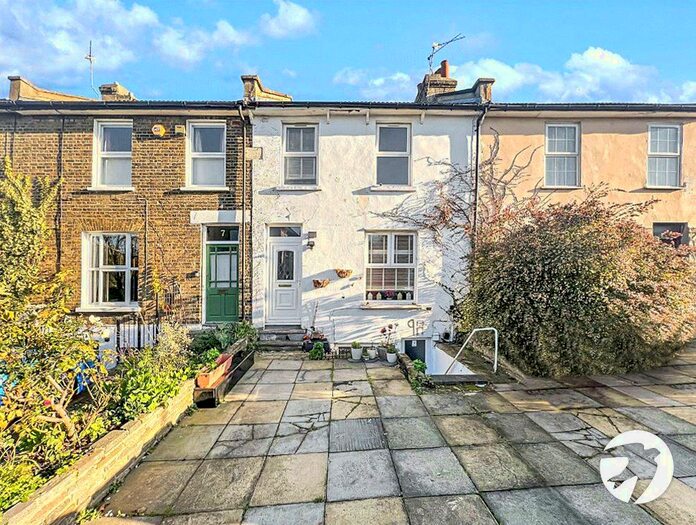3 Bedroom Detached House To Rent In Plum Lane, London, SE18