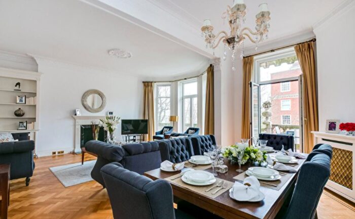 5 Bedroom Flat To Rent In Campden Hill Road, London, W8
