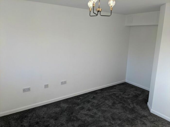 2 Bedroom Flat To Rent In Macarthur Close, Erith DA8