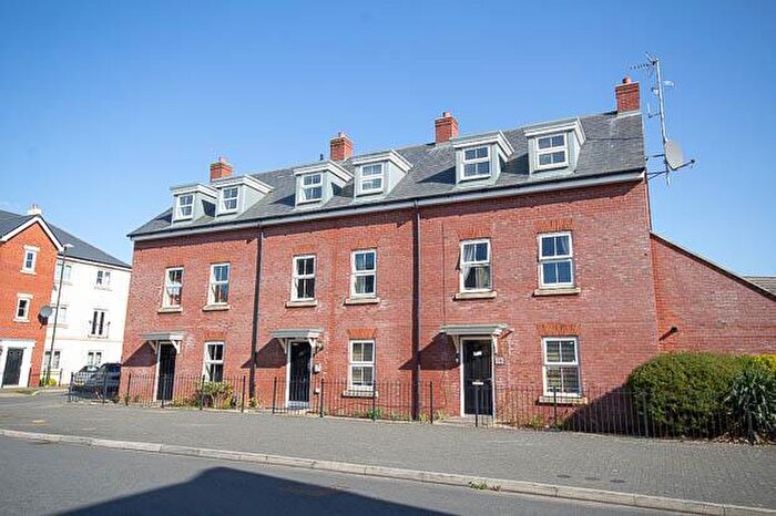2 Bedroom Apartment For Sale In Yew Tree Road, Brockworth, Gloucester, GL3