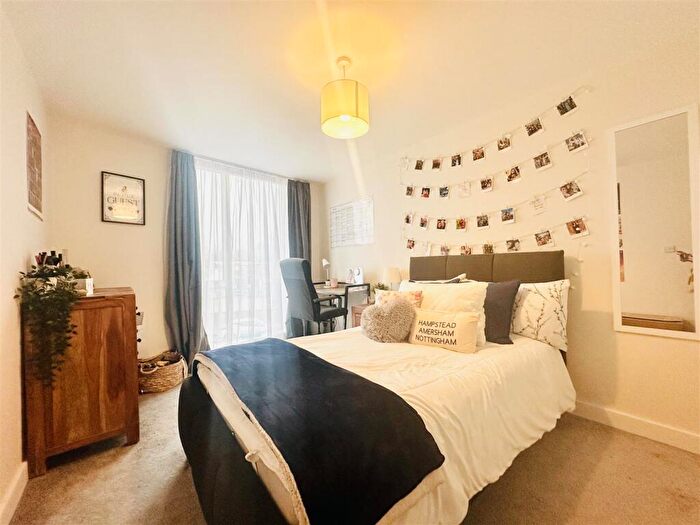 2 Bedroom Apartment To Rent In The Curve, Nottingham, NG7
