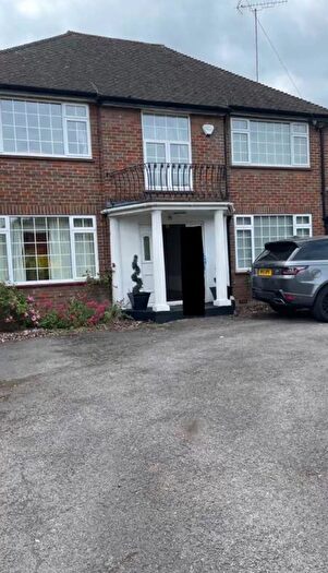 6 Bedroom Detached House To Rent In Old Bedford Road, Luton, LU2