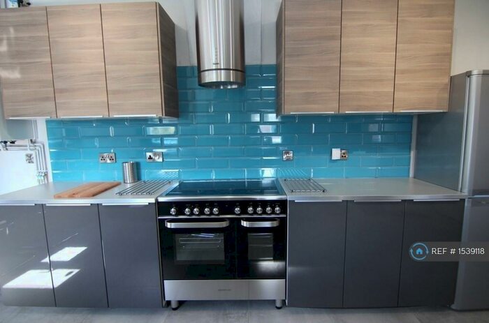 6 Bedroom Semi-Detached House To Rent In North Road, West Bridgford, Nottingham, NG2