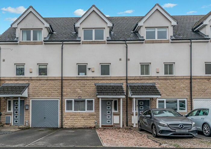 3 Bedroom Terraced House For Sale In Sovereign Court, Eccleshill, Bradford, BD2