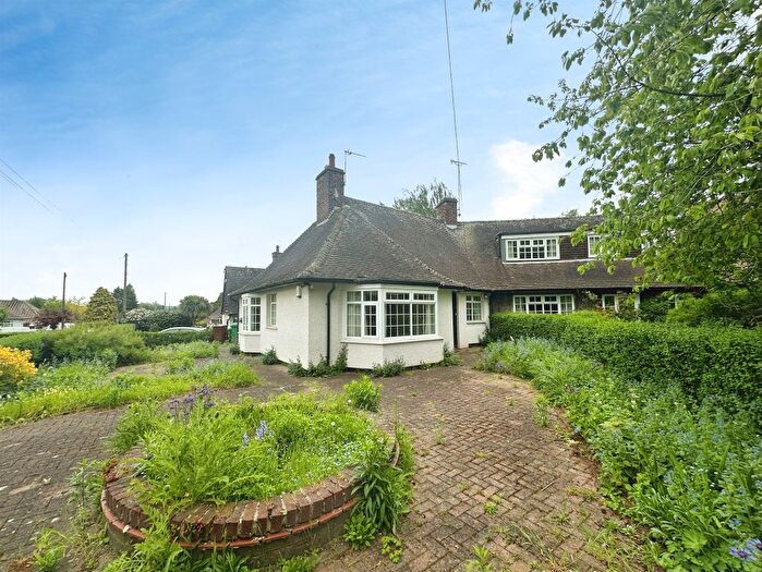 2 Bedroom Terraced Bungalow For Sale In Sutton Passeys Crescent, Nottingham, NG8
