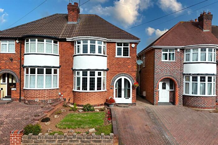 3 Bedroom Semi-Detached House For Sale In Moat Lane, Yardley, Birmingham, B26