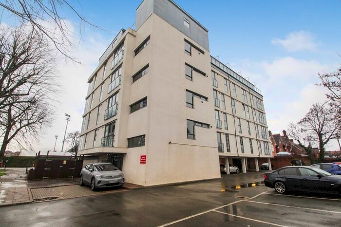 2 Bedroom Flat To Rent In Bushmead Avenue, Bedford, MK40