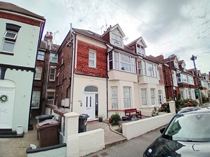 2 Bedroom Flat For Sale In Albany Road, Bexhill On Sea, TN40