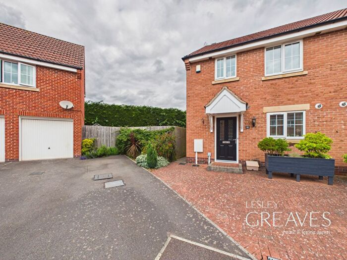 3 Bedroom Semi-Detached House For Sale In Clovelly Drive, Mapperley, Nottingham, NG3
