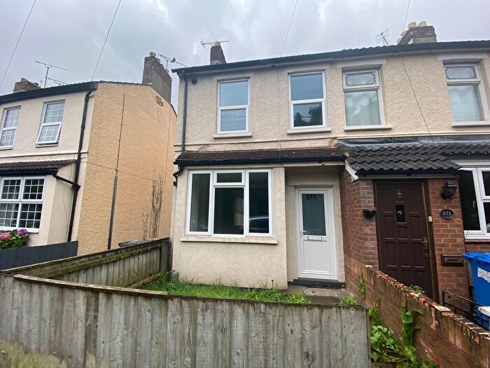 2 Bedroom End Of Terrace House To Rent In Bramford Lane, Ipswich, IP1