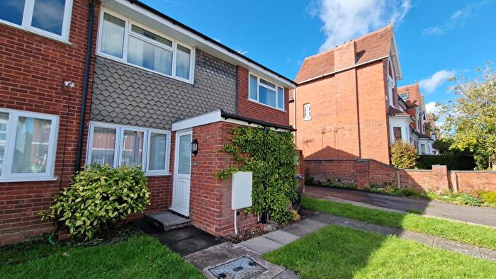 2 Bedroom Flat To Rent In Wentworth Road, Harborne, Birmingham, B17