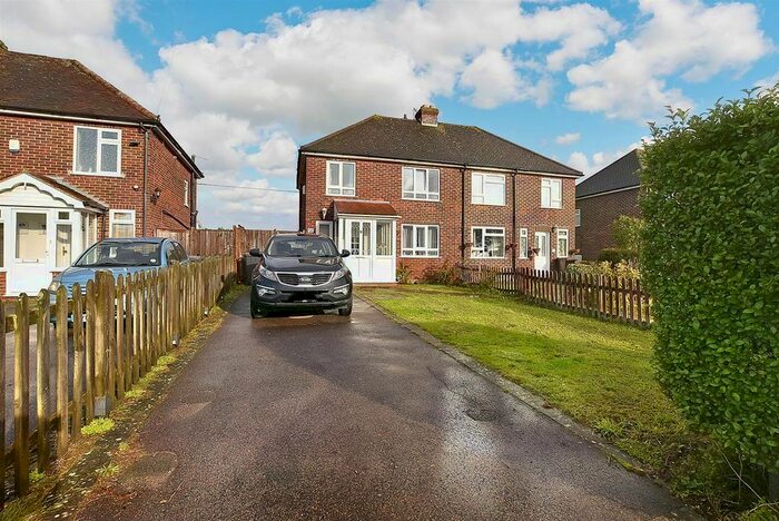 3 Bedroom Semi-Detached House For Sale In Pratling Street, Aylesford, ME20