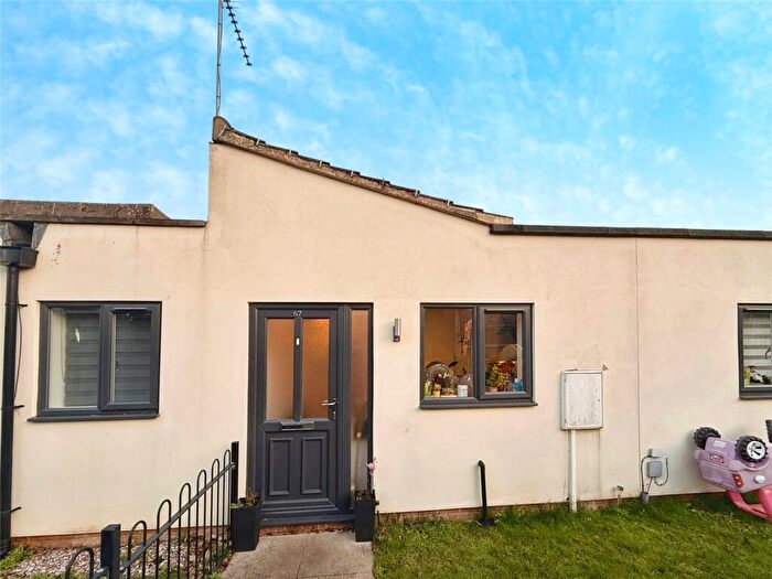 2 Bedroom Bungalow To Rent In Coverack Close, Northampton, Northamptonshire, NN4