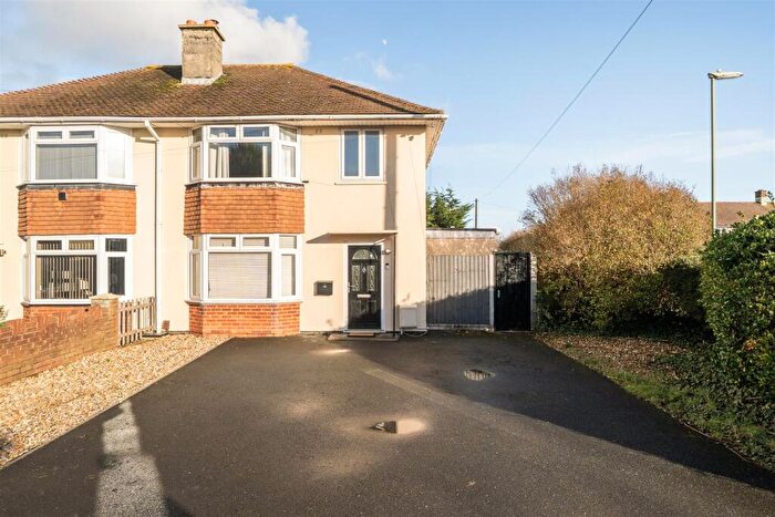 3 Bedroom Semi Detached House For Sale In Tukes Avenue, Gosport, PO13