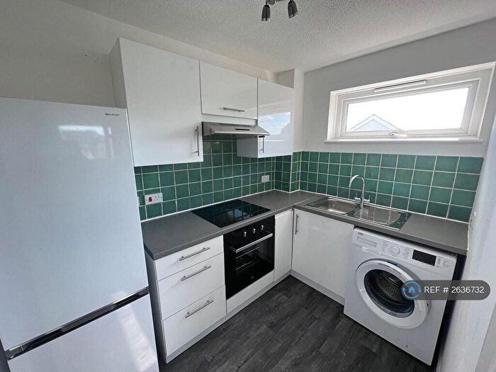 1 Bedroom Flat To Rent In Martin Court, South Croydon, CR2