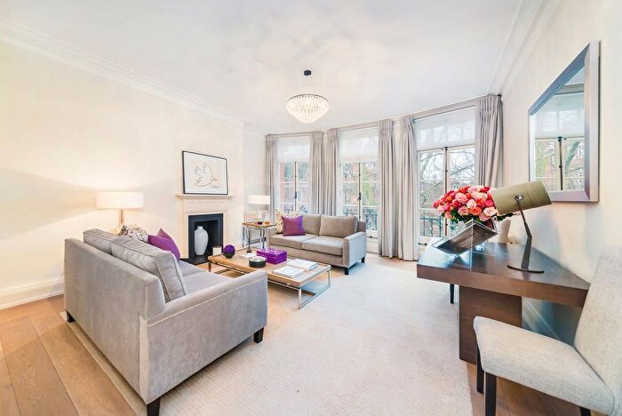 1 Bedroom Flat To Rent In Mount Street, Mayfair, W1K