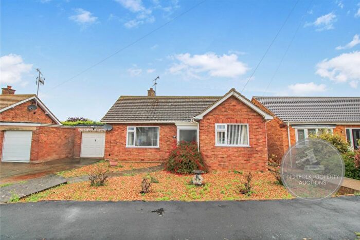 3 Bedroom Bungalow For Sale In South Moor Drive, Heacham, King's Lynn, PE31