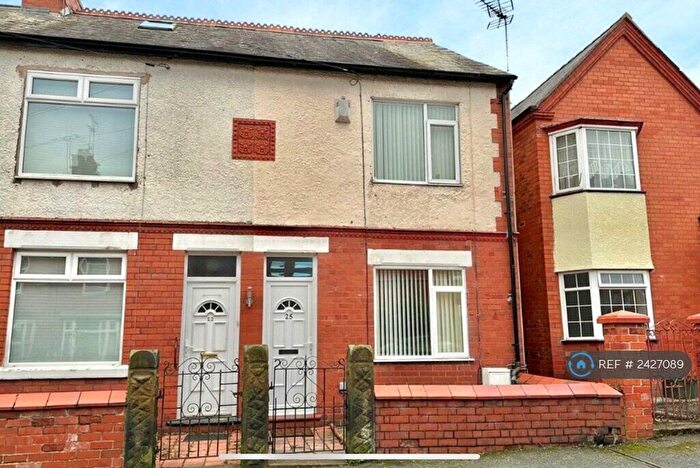 3 Bedroom End Of Terrace House To Rent In Court Road, Wrecsam, LL13